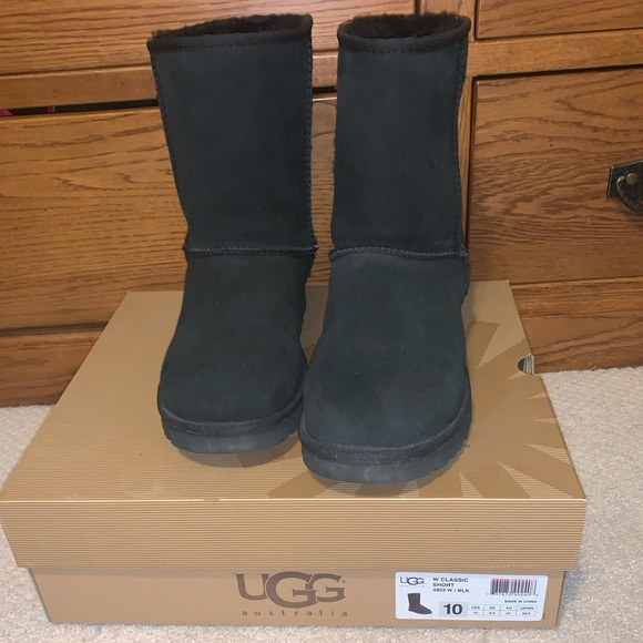 Classics Short Authentic Ugg Boots - Picture 2 of 4